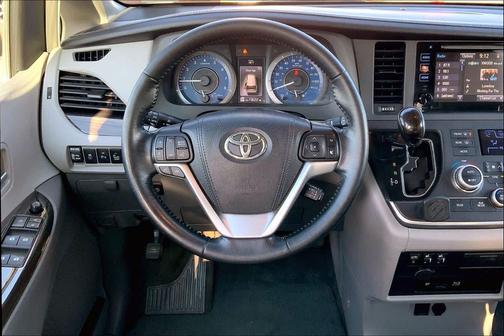 2015 Toyota Sienna XLE