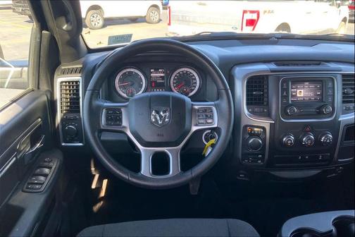 2024 RAM 1500 Classic Warlock Crew Cab 4x4 5'7' Box