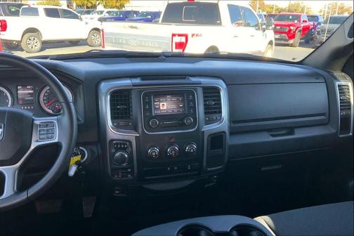 2024 RAM 1500 Classic Warlock Crew Cab 4x4 5'7' Box
