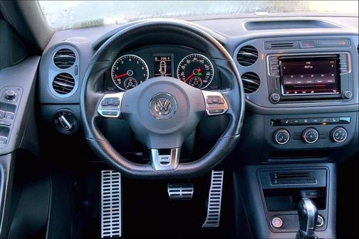 2016 Volkswagen Tiguan R-Line