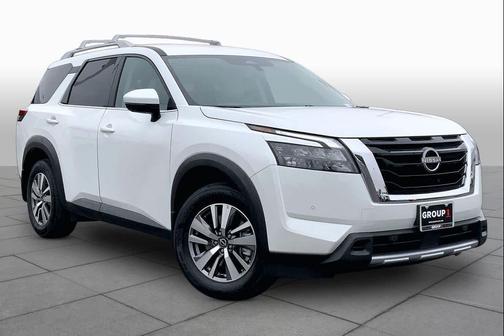 Everest White Pearl Tricoat 2025 Nissan Pathfinder SL FWD