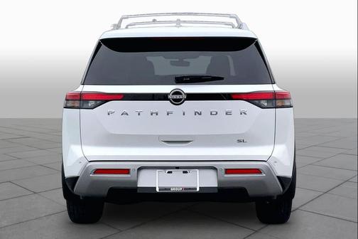Everest White Pearl Tricoat 2025 Nissan Pathfinder SL FWD