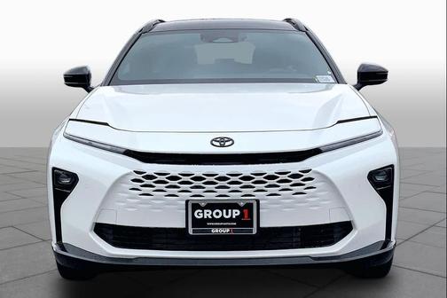 Oxygen White w/Black Roof 2026 Toyota Crown Signia Limited