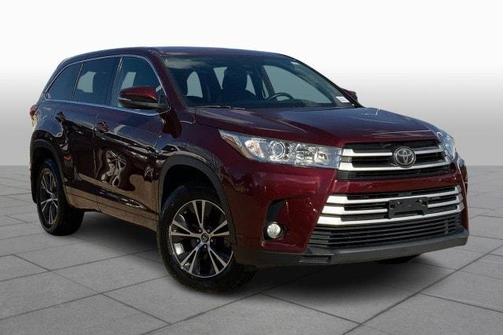 Photo 2 of 32 of 2018 Toyota Highlander LE Plus