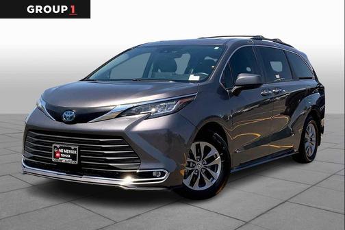 2023 Toyota Sienna XLE