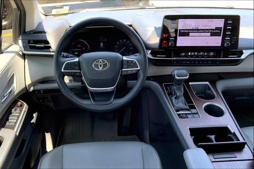 2023 Toyota Sienna XLE