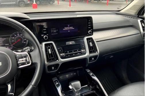 2022 Kia Sorento SX