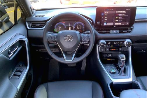 2025 Toyota RAV4 Hybrid SE