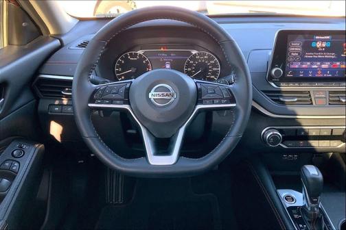 2021 Nissan Altima SR FWD