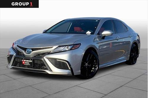 2024 Toyota Camry Hybrid SE