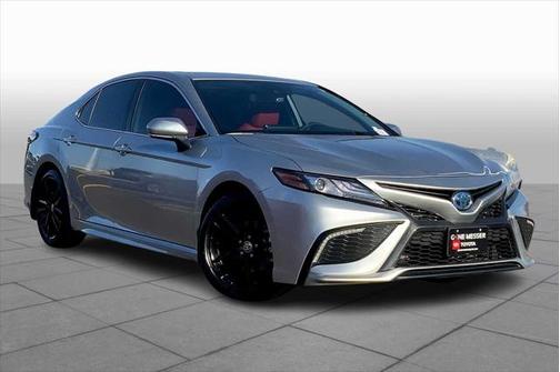 2024 Toyota Camry Hybrid SE