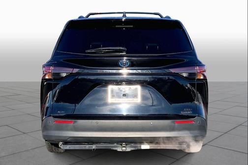 2023 Toyota Sienna Woodland Edition 7-Passenger