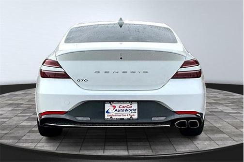 2022 Genesis G70 2.0T