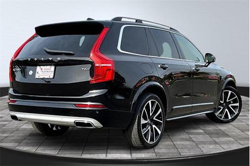 2019 Volvo XC90 T6 Momentum
