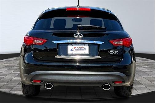 2017 INFINITI QX70 Base