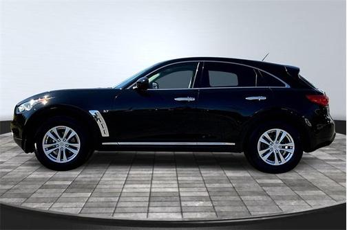 2017 INFINITI QX70 Base