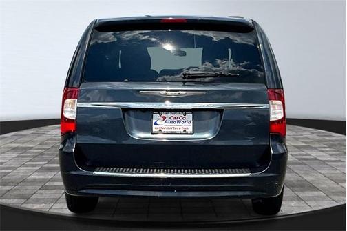 2013 Chrysler Town & Country Touring