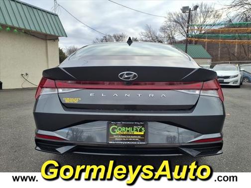 2022 Hyundai ELANTRA SEL