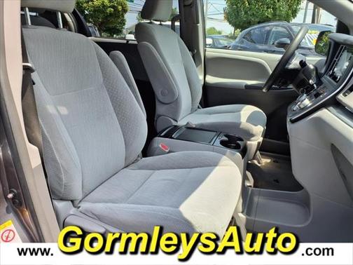 2018 Toyota Sienna LE