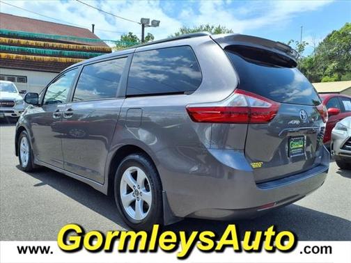 2018 Toyota Sienna LE