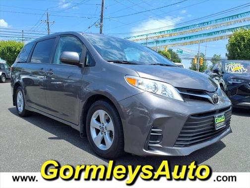 2018 Toyota Sienna LE