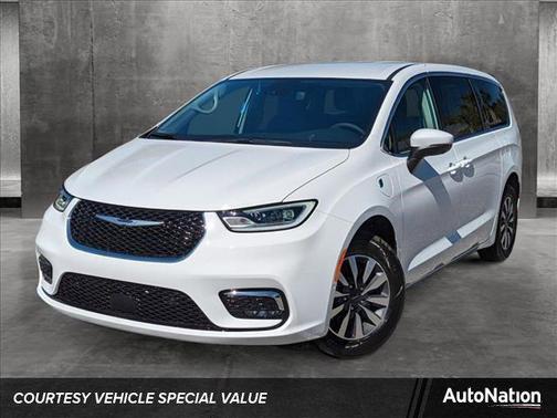 2023 Chrysler Pacifica Hybrid Touring L