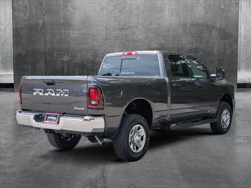 2025 RAM 2500 Tradesman Crew Cab 4x4 6'4' Box