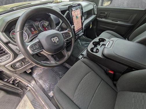 2025 RAM 2500 Tradesman Crew Cab 4x4 6'4' Box