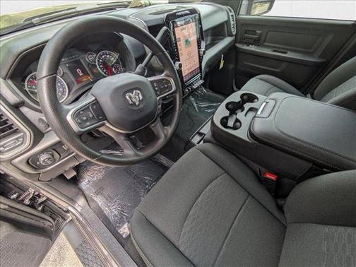 2025 RAM 2500 Tradesman Crew Cab 4x4 6'4' Box