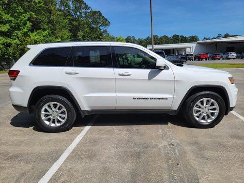 2022 Jeep Grand Cherokee Laredo