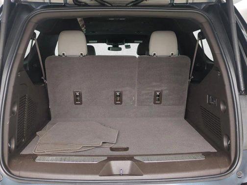 Shadow Gray Metallic 2021 Chevrolet Suburban 4WD Z71