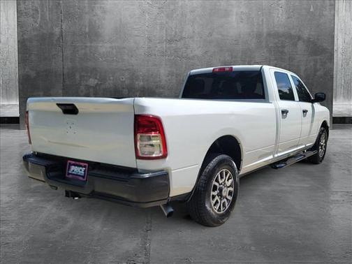 2022 RAM 2500 Tradesman Crew Cab 4x2 8' Box