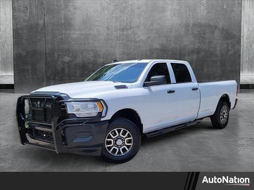 2022 RAM 2500 Tradesman Crew Cab 4x2 8' Box