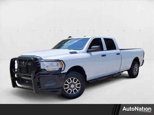2022 RAM 2500 Tradesman Crew Cab 4x2 8' Box