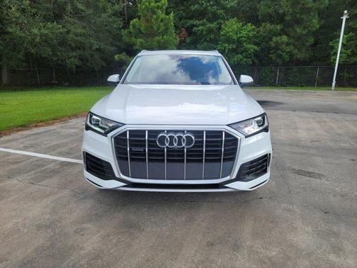 2022 Audi Q7 45 Premium