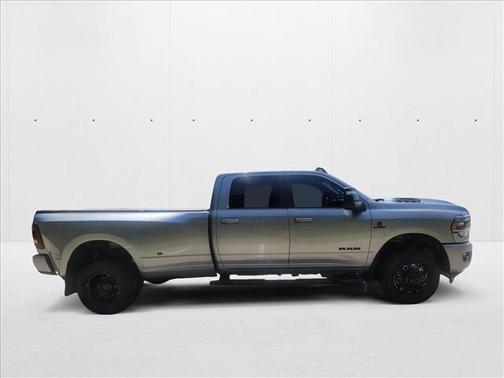 2024 RAM 3500 Laramie Crew Cab 4x4 8' Box