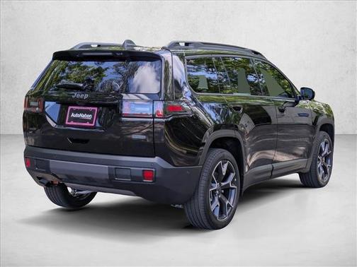 Diamond Black Crystal Pearlcoat 2026 Jeep Cherokee Overland