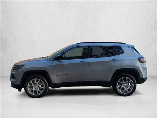 2023 Jeep Compass Latitude Lux