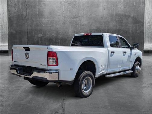 2023 RAM 3500 Big Horn Crew Cab 4x4 8' Box