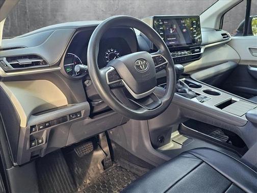 2021 Toyota Sienna LE