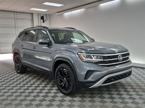 Platinum Gray Metallic 2022 Volkswagen Atlas 3.6L SE w/Technology