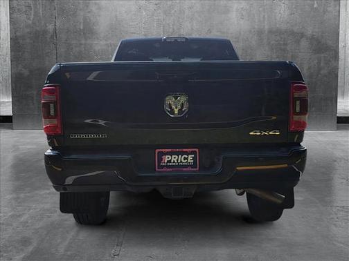 2020 RAM 3500 Big Horn Crew Cab 4x4 8' Box