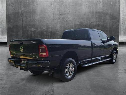 2020 RAM 3500 Big Horn Crew Cab 4x4 8' Box