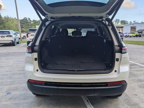 2023 Jeep Grand Cherokee Limited X