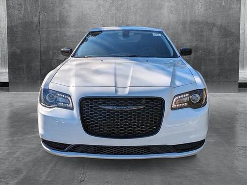 2023 Chrysler 300 Touring