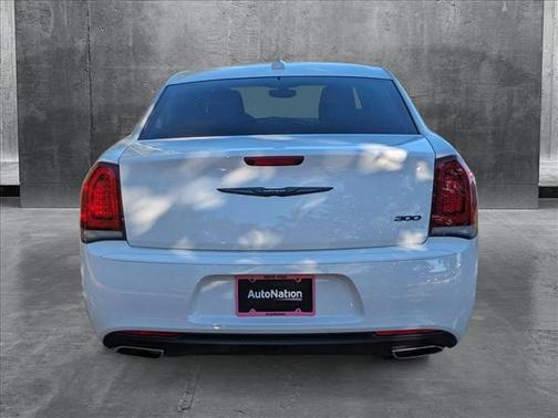 2023 Chrysler 300 Touring
