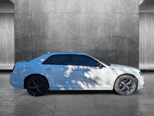 2023 Chrysler 300 Touring