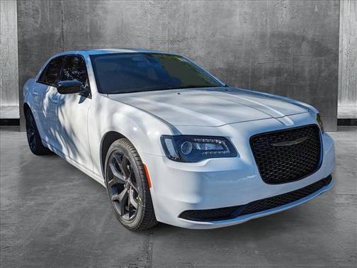 2023 Chrysler 300 Touring