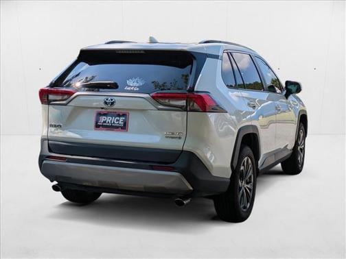 2022 Toyota RAV4 Hybrid SE