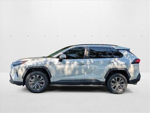 2022 Toyota RAV4 Hybrid SE